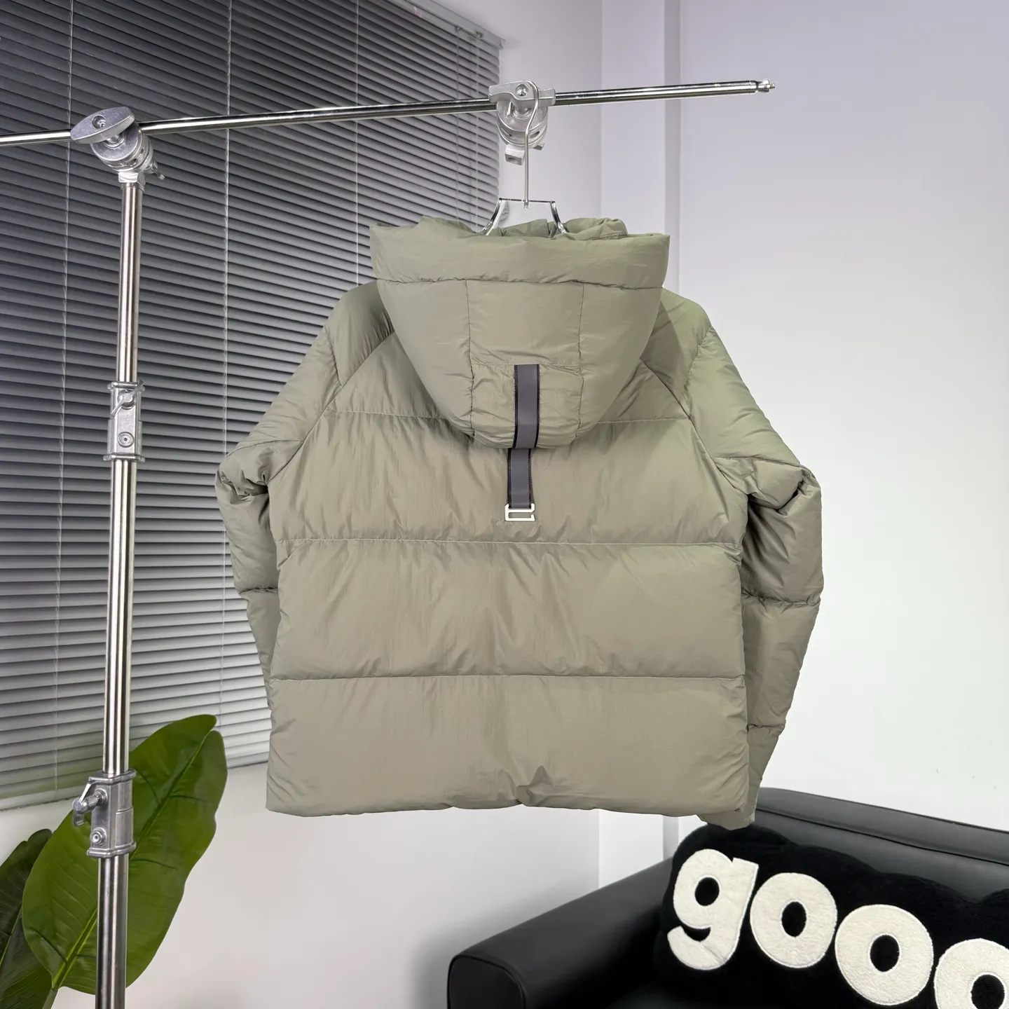 P880 High-end quality 𝑪𝒂𝒏𝒂𝒅𝒂 𝑮𝒐𝒐𝒔𝒆｜Canada Goose Black Label 𝗝𝘂𝗻𝗰𝘁𝗶𝗼𝗻 Series Capsule Short Down Jacket/Ouyang Nana Generation/Same Style for Men and Women 𝗦𝗶𝘇𝗲: 𝗫𝗦 𝗦 𝗠 𝗟 𝗫𝗟 𝗫𝗫𝗟 Product color: black, pure white, off-white, cherry blossom pink, green, brown, Coding: 𝟬𝟬𝟬𝟲𝟭𝟬𝗖